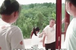 Con trai tìm lại mẹ sau 13 năm lưu lạc, cứ ngỡ đoàn viên không ngờ bị mẹ xua đuổi vì nghèo