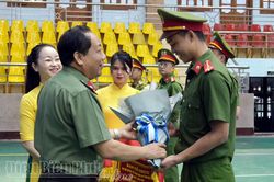 16 đội bóng tham gia nội dung thi đấu bóng đá 7 người