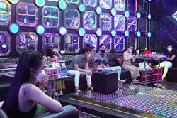 26 đối tượng bị khởi tố trong vụ 'phê' ma túy ở quán Karaoke & Hotel King