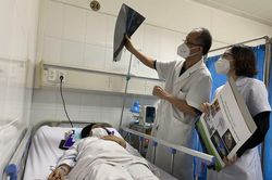 Cảnh báo liên tục, vẫn nhiều người bị tai biến do tiêm filler làm đẹp trôi nổi