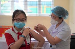 Cận cảnh những mũi vắc-xin đầu tiên cho trẻ từ 5 đến dưới 12 tuổi