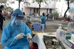 TP Hồ Chí Minh tiêm vaccine phòng COVID-19 cho trẻ 5 đến dưới 12 tuổi từ 16/4