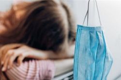 Nhiều thiếu niên bị 'cầm tù' bởi đại dịch