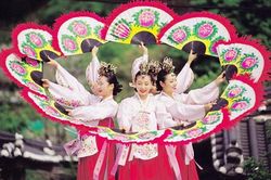 Lễ hội 'Con đường văn hóa Hàn Quốc' tại Hà Nội