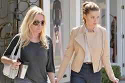 Trợ lý cũ tố bị Amber Heard bạo hành tâm lý