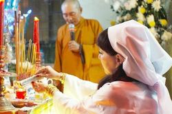 Phim 'Đêm tối rực rỡ': Góc nhìn đặc sắc của một đạo diễn người Mỹ về văn hóa Việt