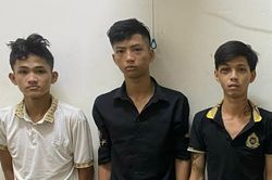 Cầm ba chĩa xông vào quán nhậu cướp tài sản
