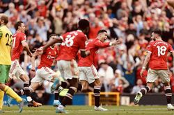 MU 3-2 Norwich: Ronaldo lập hat-trick, gánh cả Quỷ đỏ vào Top 5