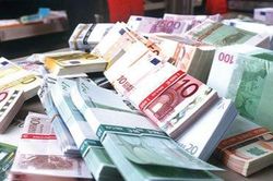 Đồng USD quốc tế tiếp tục tăng cao, đồng yên Nhật giảm mạnh