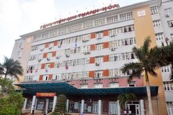 Mới nhất vụ Trưởng khoa Dược bị tố: Không sàm sỡ nhưng vi phạm thuần phong mỹ tục?