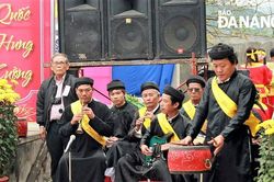 Bát âm