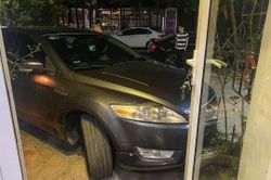 Xác minh việc cán bộ sở nội vụ thách thức cư dân