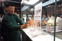 Trưng bày cổ vật mũ quan triều Nguyễn phục vụ người dân tham quan miễn phí
