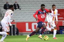 Soi kèo nhà cái Lille vs Lens. Nhận định, dự đoán bóng đá Ligue 1 (2h00, 17/4)