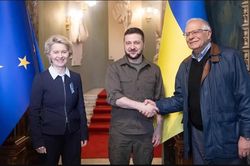 Xung đột Nga-Ukraine: EU kêu gọi cấp vũ khí cho Ukraine, Anh tiết lộ ý đồ của Nga