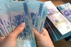 Tám hiệp hội kiến nghị lùi thời điểm tăng lương tối thiểu