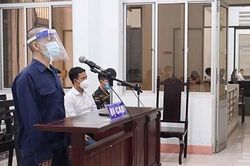 Tên trộm lao thẳng xe vào người dân để giải vây cho đồng bọn