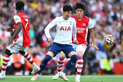 Cuộc đua Top 4 ngoại hạng Anh: Bắc London trượt chân, hy vọng cho MU?