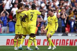 Chelsea thắng nhọc Crystal Palace, vào chung kết gặp Liverpool