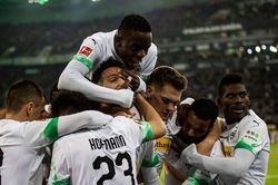 Soi kèo nhà cái Hamburger vs Freiburg. Nhận định, dự đoán bóng đá bán kết cúp Đức (01h45, 20/4)