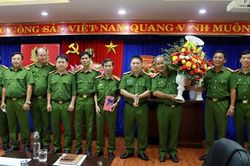 Khen thưởng Đội Cảnh sát Hình sự Công an quận Hải Châu và quận Cẩm Lệ