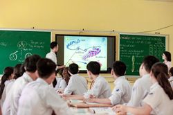 Bộ GD&ĐT hướng dẫn thực hiện chương trình mới với lớp 10: Lưu ý xây dựng tổ hợp môn học lựa chọn