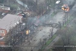 Video đoàn xe của Nga bị Ukraine phục kích tại 'chảo lửa' Mariupol