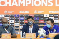 HLV Kiatisak tiếc nuối sau trận hòa Sydney FC
