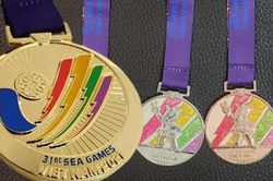 Cận cảnh huy chương Vàng SEA Games 31 được mạ vàng 24k