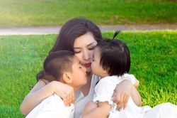 Ca sỹ Nguyễn Hồng Nhung: Ký ức nuôi con tự kỷ nhọc nhằn, thấm nước mắt
