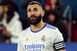 Benzema đá hỏng 2 quả phạt đền trong 8 phút