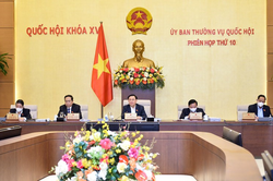 Chủ tịch Quốc hội Vương Đình Huệ: Khuyến khích việc khám, chữa bệnh cao cấp, có trình độ cao