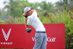 Những cú swing mạnh mẽ khởi đầu ngày thứ hai Giải Vô địch Golf Quốc gia 2022 - Cúp VinFast