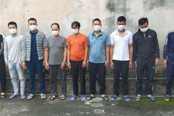 Bắt 9 đối tượng đang tham gia đánh bạc