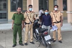 Cảnh sát giao thông hỗ trợ truy bắt đối tượng trộm cắp xe máy