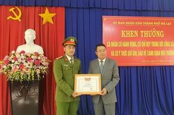 Khen thưởng các cá nhân có hành động, cử chỉ đẹp