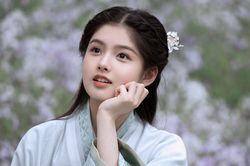 Sao nữ 14 tuổi được ví như tiên nữ
