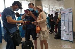Kiến nghị dừng khai báo y tế với người nhập cảnh qua sân bay Tân Sơn Nhất