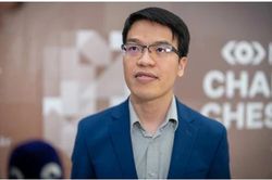 Kỳ thủ Lê Quang Liêm đánh bại 'Vua cờ thế giới'