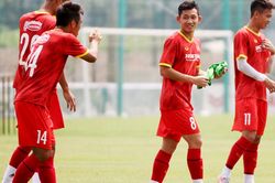 HLV Park Hang Seo bất ngờ triệu tập Hai Long