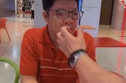 Cử chỉ ân cần diễn viên Quốc Tuấn dành cho con trai Bôm