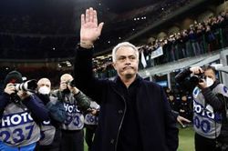 Mourinho và Roma tạm biệt Top 4