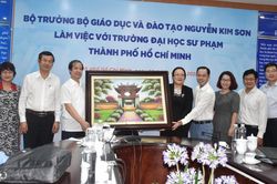 Bộ trưởng Nguyễn Kim Sơn: 'Nhà giáo - yếu tố then chốt quyết định chất lượng giáo dục - đào tạo'