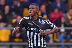 Arsenal tiếp tục muốn chiêu mộ tiền đạo Victor Osimhen của Napoli