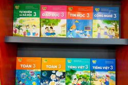 Giá sách giáo khoa mới lớp 3 cao gấp nhiều lần bộ hiện hành