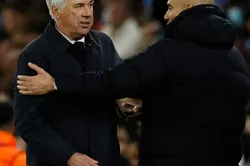 Ancelotti thừa nhận điều đáng lo Real Madrid, cầu cứu Bernabeu