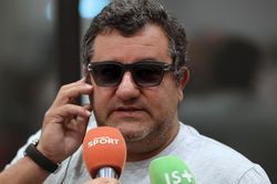 Siêu cò Mino Raiola đang trong tình trạng nguy kịch
