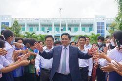 Thủ tướng Phạm Minh Chính thăm Trường Dân tộc nội trú tại Sóc Trăng