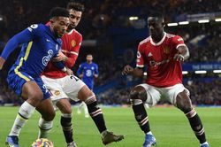 MU đấu Chelsea: Vẫy vùng giữa tuyệt vọng
