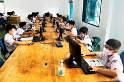 Năm học 2022 - 2023: Dạy Tiếng Anh và Tin học bắt buộc từ lớp 3